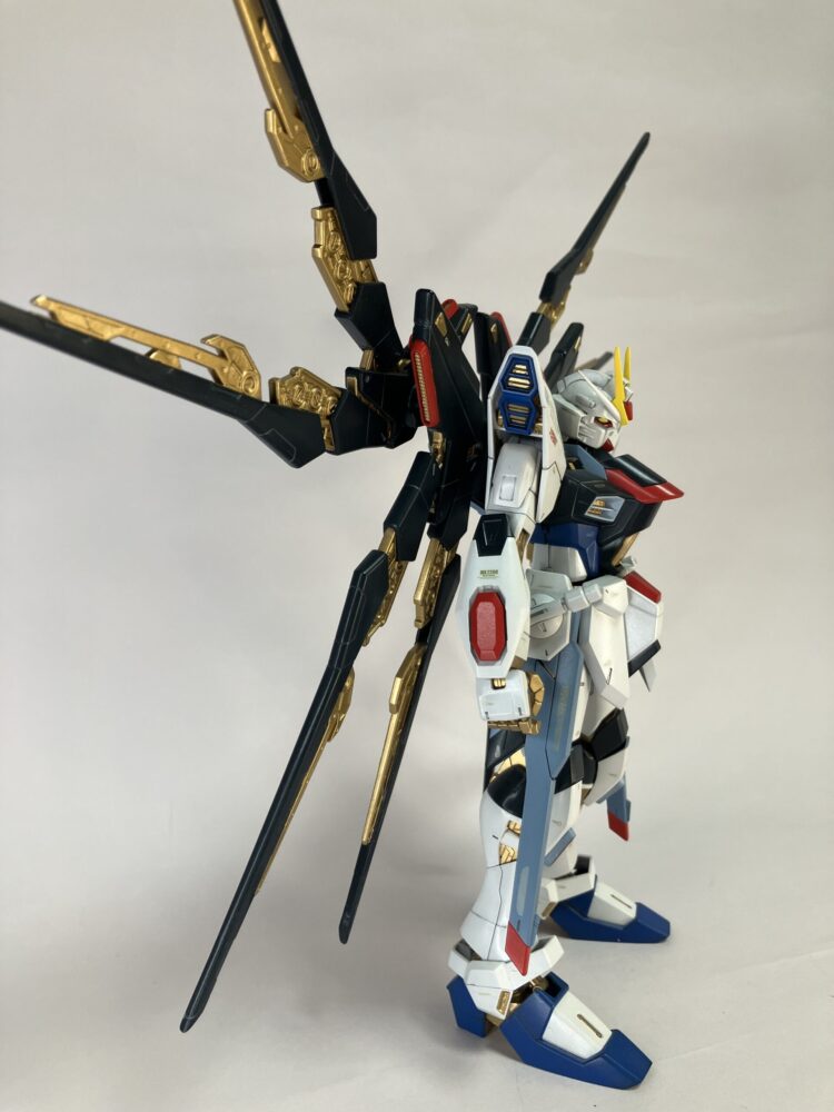 未組立 MG エールストライクガンダム フリーダムガンダム エクリプスガンダム 未組立 MG エールストライクガンダム フリーダムガンダム